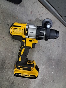 Б/в Шурупокрут Dewalt dcd996 1акб 2ah зп 01-201102954