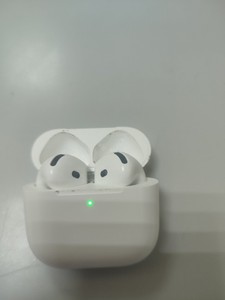 Б/в Навушники Apple airpods 4 with active noise cancellation 01-201108601