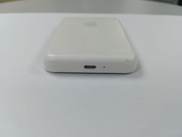 Б/у Повербанк Apple magsafe battery pack a2384 1460mah 01-201134440
