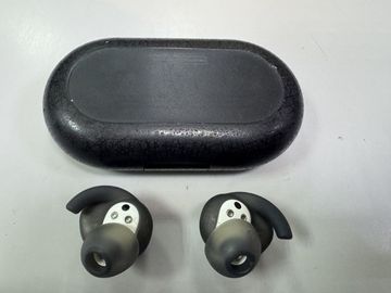 01-200527228: Adidas headphones fwd-02