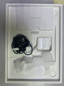 01-200782325: Apple macbook air 13,6" m2 2022