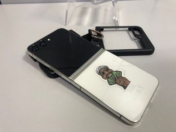 01-200782950: Samsung galaxy flip5 8/256gb