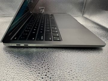 Б/в Ноутбук Apple a2338 macbook pro 13,3" m1 8-gpu/ ram8gb/ ssd256gb/ retina, truetone, touch bar 01-200804066