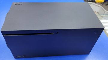 Б/у Игровая приставка Microsoft xbox series x 1tb 01-200790847