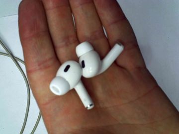 Б/в Навушники Apple airpods pro 2nd generation with magsafe charging case usb-c 01-200851584