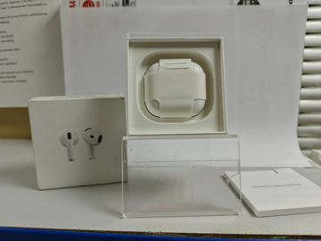 Б/в Навушники Apple airpods 4 01-200856216
