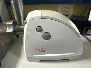 Б/в М'ясорубка Moulinex hv8 me626132 01-200874038