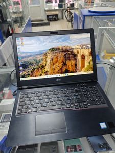 Fujitsu 15.6"/core i5 8350u 1.7ghz/ram16gb/ssd512gb/hd620
