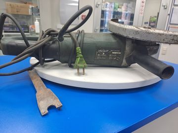 Б/у Угловая шлифмашина Протон мшу-230/2400 01-200888546