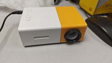 Led Projector yg-300