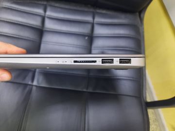 Б/в Ноутбук Asus 14/core i5 8250u ddr4/16gb ddr4/hdd 1000 gb/ssd 256 gb/geforce mx130 2gb 01-200918403