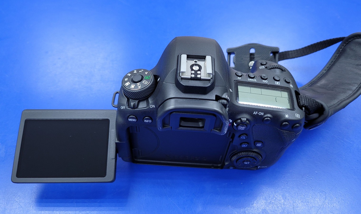 Фотоапарат Canon eos 6d mark ii body 01-200855945, стан Відмінний