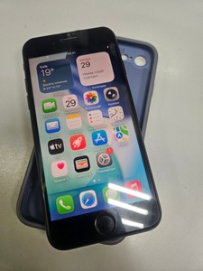 Б/в Мобільний телефон Apple iphone se 2022 64gb 01-201043396