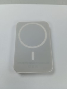Б/у Повербанк Apple magsafe battery pack a2384 1460mah 01-201134440