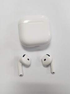 Б/у Навушники Apple airpods 4 with active noise cancellation 01-201150889