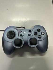 Б/в Ігровий джойстик Logitech rumblepad 2 01-201160332