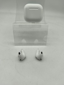 Б/в Навушники Apple airpods 4 with active noise cancellation 01-201160366