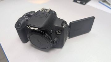01-200423729: Canon eos 700d body