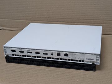 01-200600700: Microsoft xbox one x 1tb