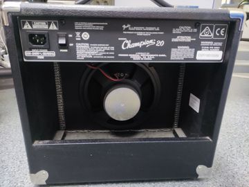 01-200750386: Fender champion 20
