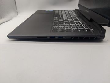 Б/в Ноутбук Emachines 17/core i5-13500h ddr5/16gb ddr5/hdd *відсутній/ssd 500 gb/geforce rtx4050 6gb 01-200821183