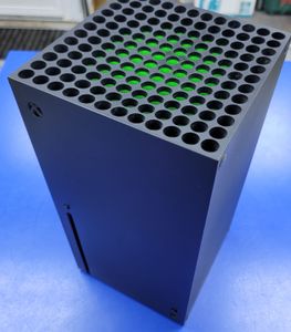 Б/у Игровая приставка Microsoft xbox series x 1tb 01-200790847