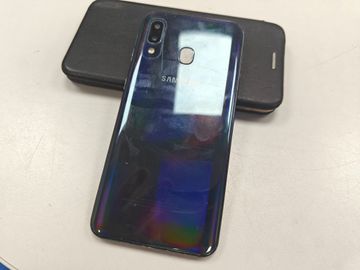 Б/в Мобільний телефон Samsung galaxy a40 2019 sm-a405 4/64gb 01-200860301