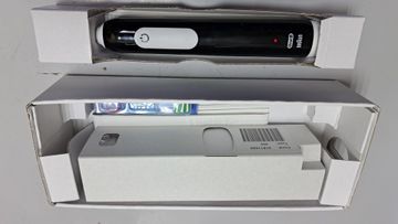 Б/у Электрическая зубная щетка Oral-B pro series 1 d305.513.3 01-200866997