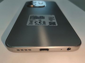 Б/в Мобільний телефон Infinix smart 9 3/64gb 01-200904985