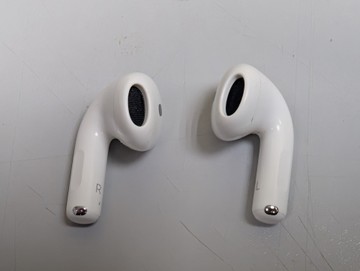 Б/в Навушники Apple airpods 4 with active noise cancellation 01-200929248