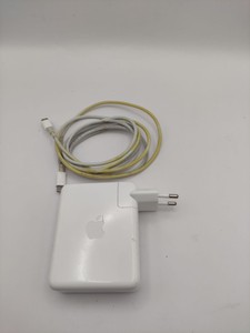Б/в Зарядний пристрій Apple a2452 01-200997519