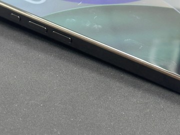 Б/в Мобільний телефон Apple iphone 15 pro 256gb esim 01-201007128