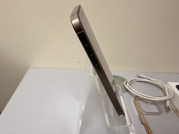 Б/в Мобільний телефон Apple iphone 16 pro max 256gb 01-201123470