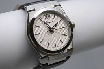 01-18863595: Salvatore Ferragamo sfyf 00121