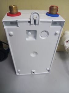 Б/в Водонагрівач електричний проточний Bosch tronic tr1000 6 b 01-200812860