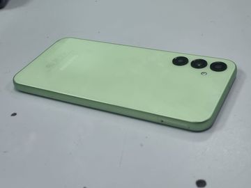 Б/в Мобільний телефон Samsung galaxy a24 sm-a245f 6/128gb 01-200804420