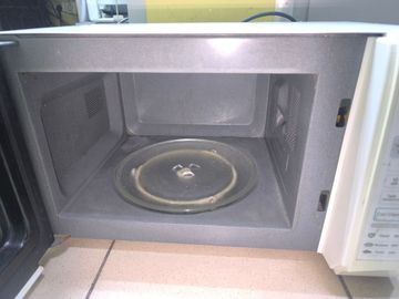 Б/в Мікрохвильова піч Panasonic nn-st337w 01-200867640