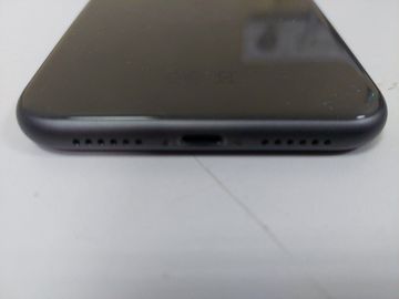 Б/в Мобільний телефон Apple iphone 11 64gb 01-200880524