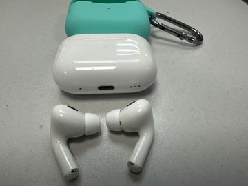 Б/в Навушники Apple airpods pro 2nd generation with magsafe charging case usb-c 01-200896692