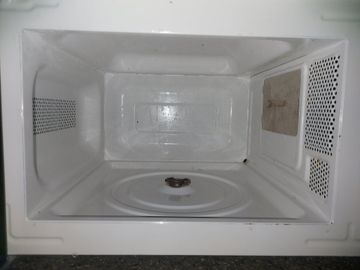 Б/в Мікрохвильова піч Grunhelm 20mx711-w 01-200904289