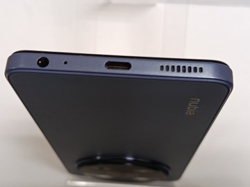 Б/в Мобільний телефон Zte nubia v70 max 6/128gb 01-200937950