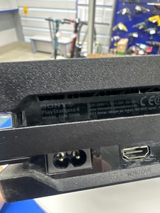 Б/в Ігрова приставка Sony playstation 4 pro 1tb 01-201090823