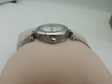 Б/в Годинник Gucci 141.5 01-201116413