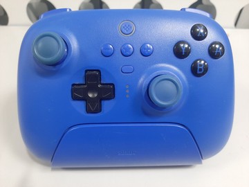 Б/в Геймпад 8Bitdo ultimate bluetooth controller with charging dock 01-201116344