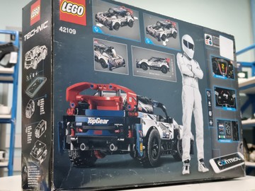 Б/у Конструктор Lego technic гоночний автомобиль 42109 01-201171985