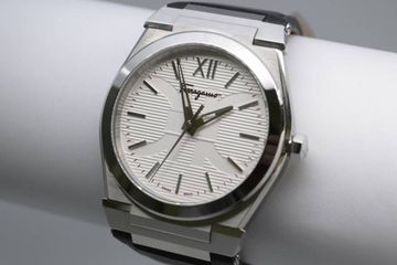 01-18863595: Salvatore Ferragamo sfyf 00121