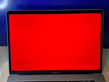 01-200528403: Apple macbook pro екр. 15.4/ core i7 2,9ghz/ ram16gb/ ssd512gb/ amd pro560 4gb/touch bar