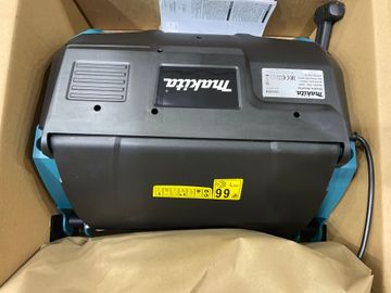 01-200749545: Makita uv3200