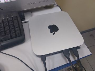 01-200758005: Apple mac mini a2686 mmfj3 m2/8core/ram 8gb/ssd256gb