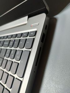 Б/в Ноутбук Lenovo 15/core i5 8250u ddr4/8gb ddr4/hdd *відсутній/ssd 250 gb/radeon rx540 01-200831449